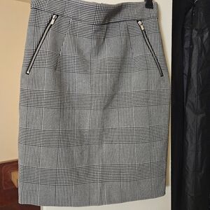 Size 6 Houndstooth Skirt with Pockets